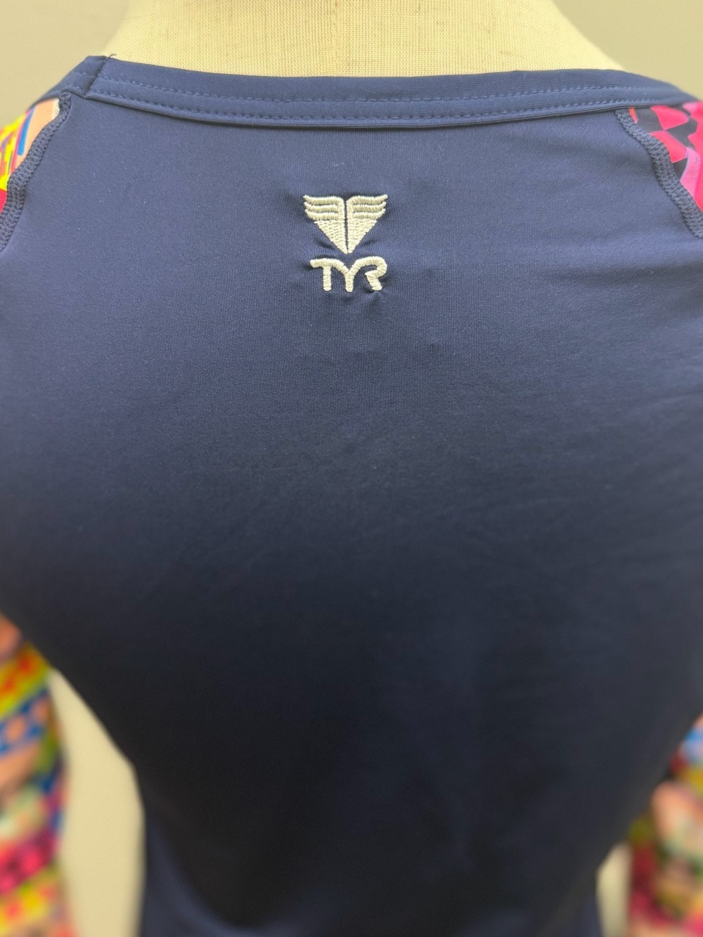TYR Long Sleeve Rash Guard Swim Top Navy Multicolor Print Girls L 10/12 Women SM - Picture 9 of 12